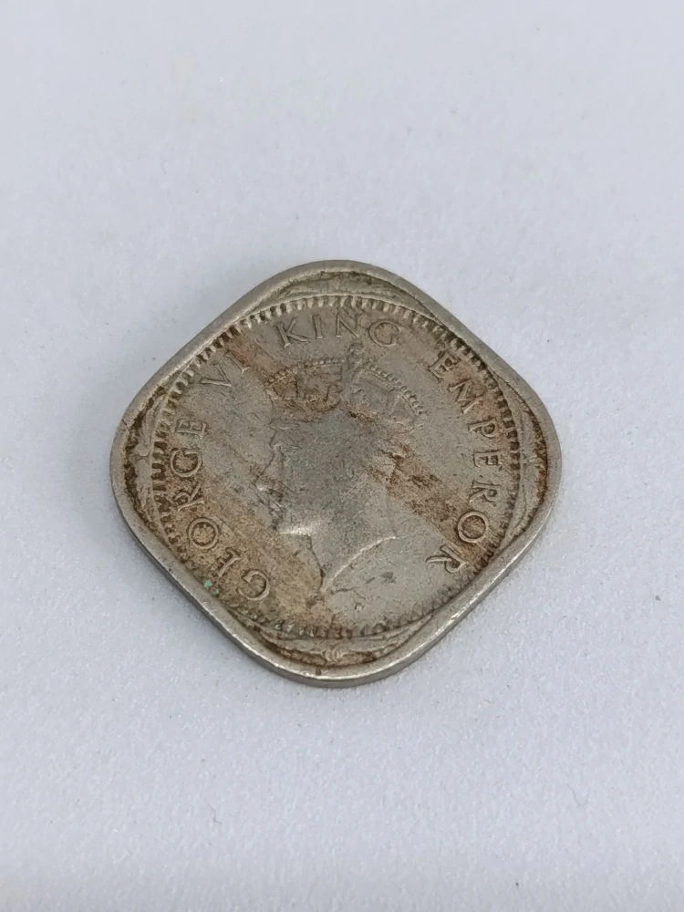 Britská Indie 2 annas, 1939 Fleur-de-lis on the crown cross semi arc Mincovna "•" - Bombaj