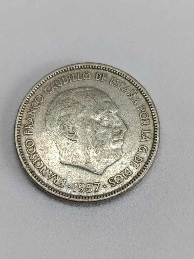 Španělsko 50 pesetas, 1957 Lettering on the edge: "UNA * * GRANDE * * LIBRE * *" (1958)