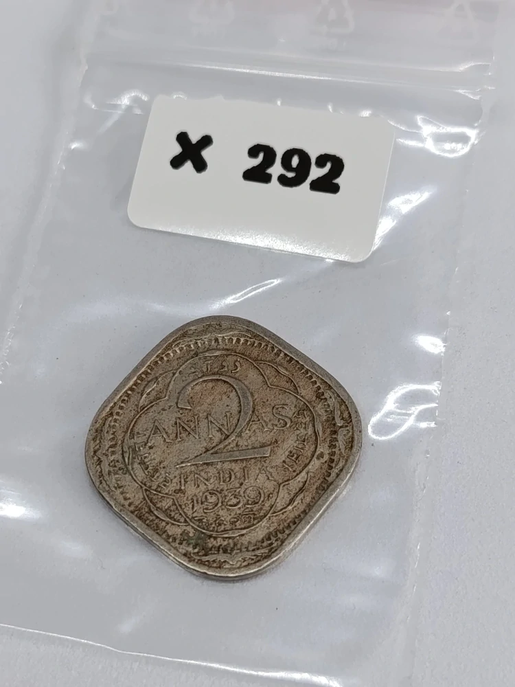 Britská Indie 2 annas, 1939 Fleur-de-lis on the crown cross semi arc Mincovna "•" - Bombaj